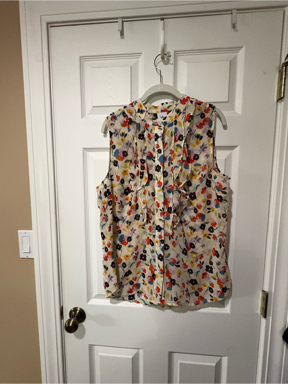 Sleeveless Floral Pintuck Blouse - White Multi